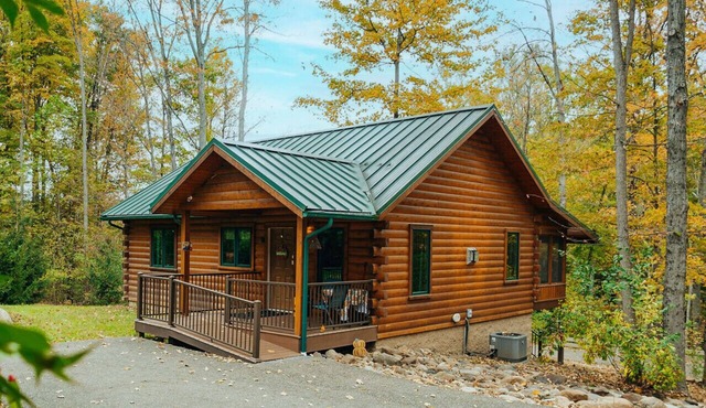 Tranquil Escape Close to Dining & Entertainment
