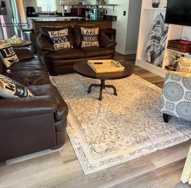 Tranquil escape Pool Gameoom Fire pit Kayaks