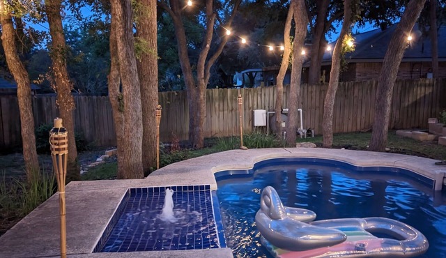 Tranquil Escape, Private Pool+HotTub+Gym; Minutes to Domain and downtown Austin!