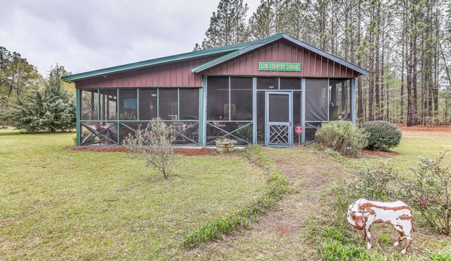 Tranquil Fairmont Studio w/Patios - Pets Welcome!