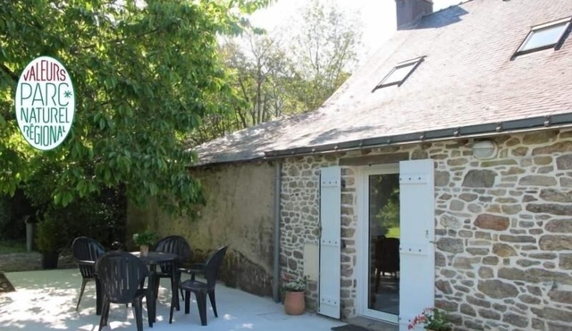 Tranquil Family Cottage in Brière Park with Garden & Play Area