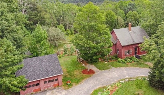 Tranquil farmhouse with WiFi in charming Cape Rosier