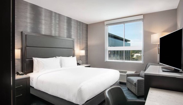 Tranquil Getaway Perfect for Outdoor Enthusiasts Near Boston Attractions