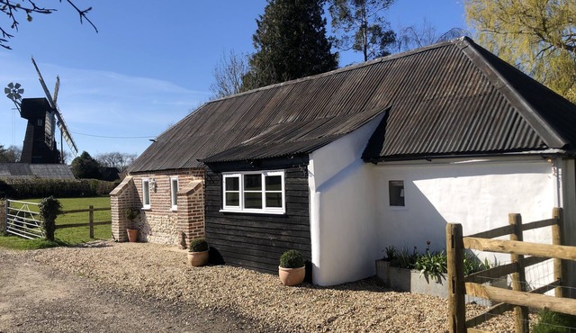 Tranquil grade II listed barn next to historic windmill