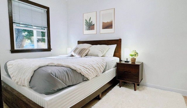 Tranquil Green Retreat near UW