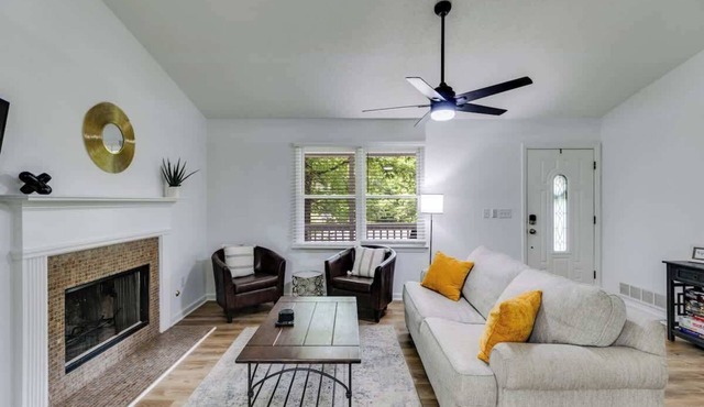 Tranquil Hideaway Home - Pet-friendly!