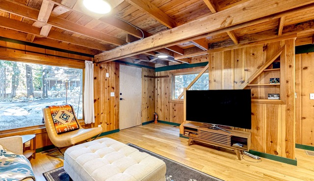 Tranquil & historic cabin with fireplace & deck views - near skiing