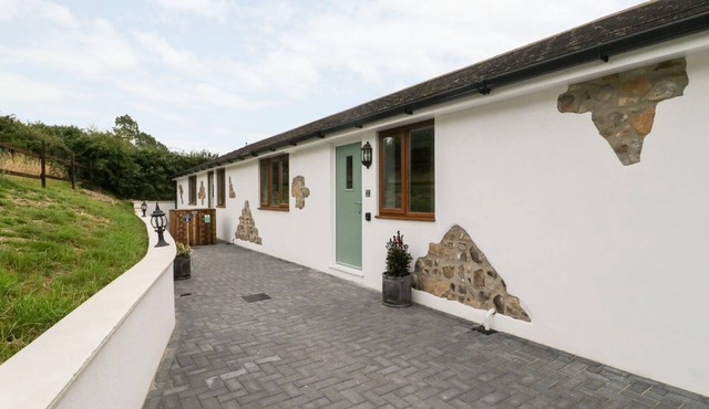 Tranquil Holiday Cottage set in ANOB 15min from the Beach
