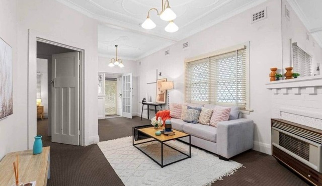 'Tranquil Home: City, Beach, Airport'