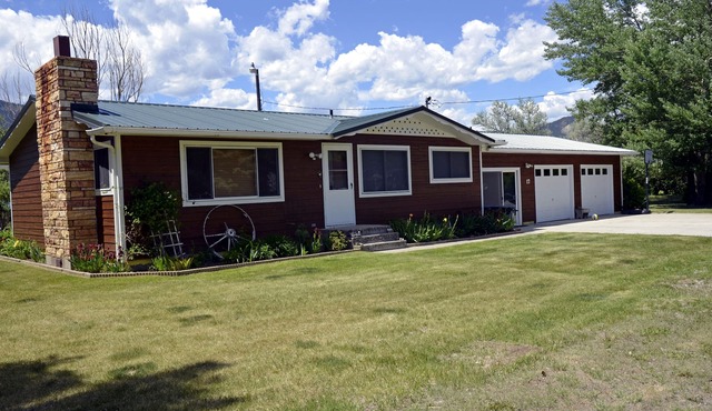 Tranquil Home on Yellowstone River. See other home #4914516 for large families