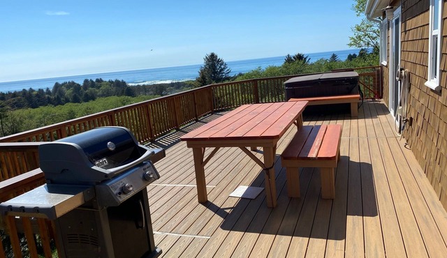 Tranquil Home With Stunning Views of the Pacific Ocean in Neskowin
