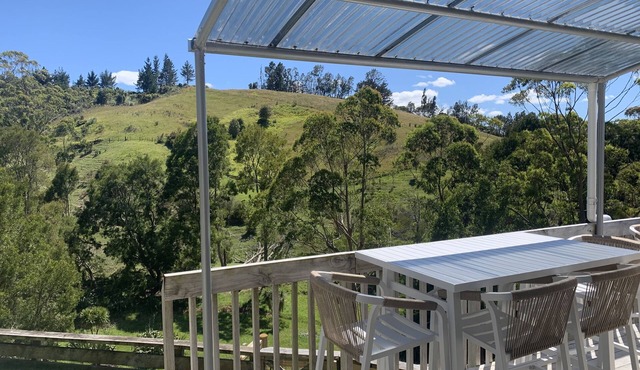 Tranquil House and Cabin rural setting minutes from city - Sea View