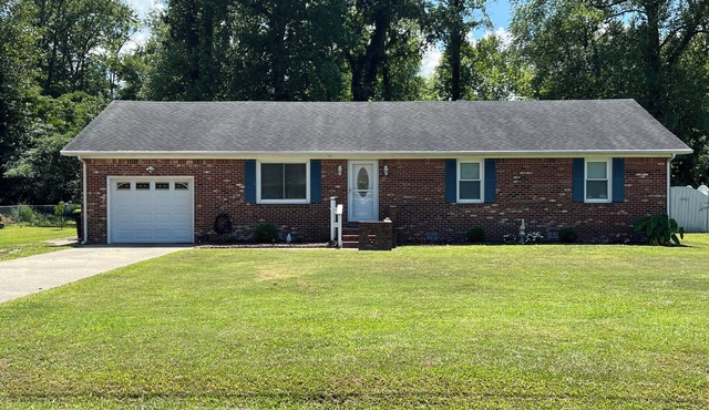 Tranquil house in Elizabeth City with pool; pet-friendly