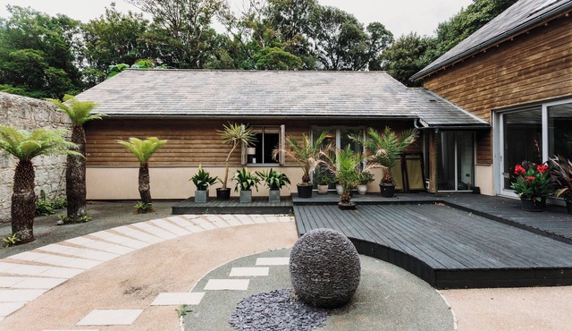 Tranquil Japandi lodge in stunning award-winning coastal gardens
