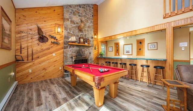 Tranquil Lake Retreat w/Hot Tub & Games