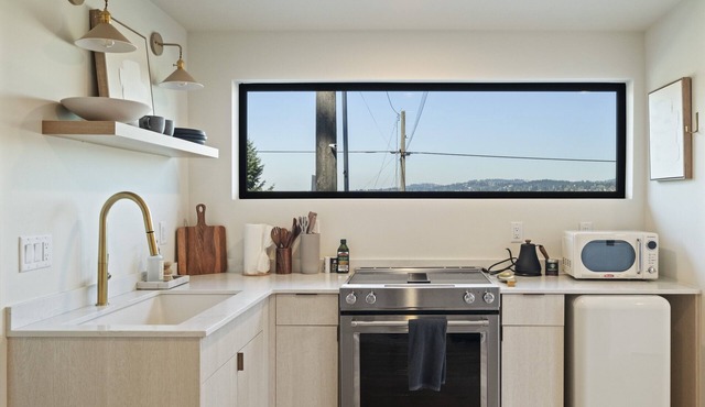 Tranquil Lake View Guest Retreat