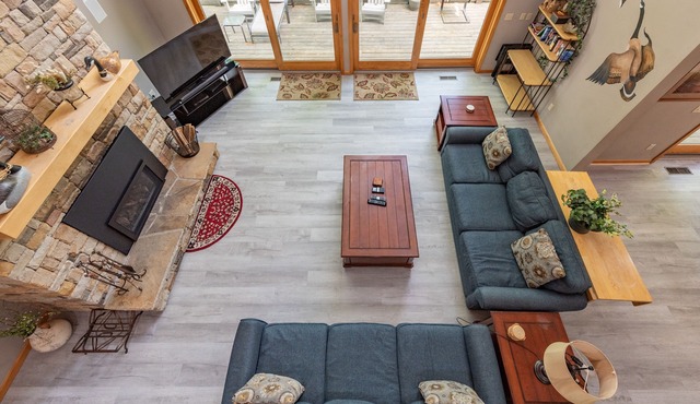 Tranquil Lakefront w/Twin Hot Tubs & Dock