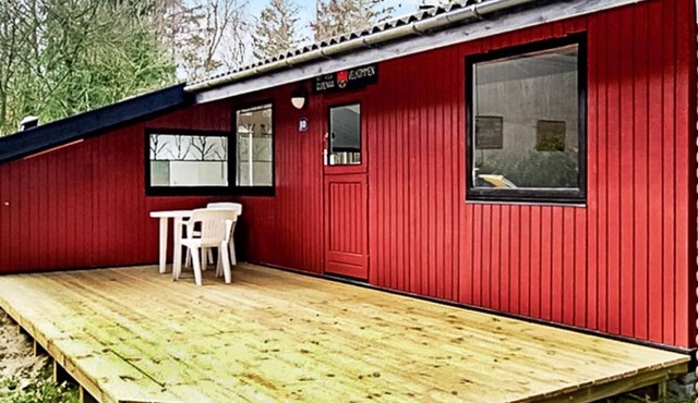 Tranquil Lakeside Retreat in Ry-By Traum