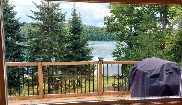 Tranquil Lakeside Setting