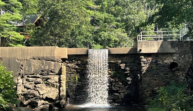Tranquil Lakeside Waterfall Retreat-Leaf Season Is Here
