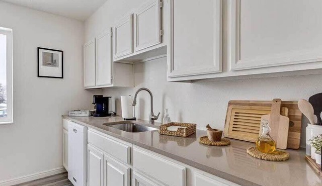 Tranquil Locale, Proximity to Pickleball Courts