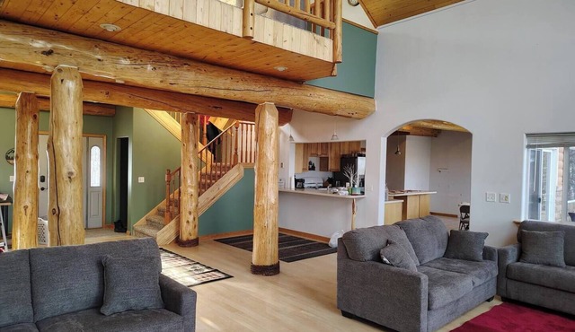 Tranquil lodge with a million-dollar view in Kenai - 4 bedrooms available
