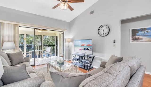 Tranquil Luxury Condo near Anna Maria Island Beach, 2 heated pools, hot tubs,IMG