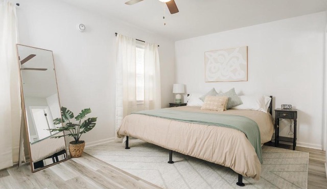 Tranquil Luxury: Modern Comfort!