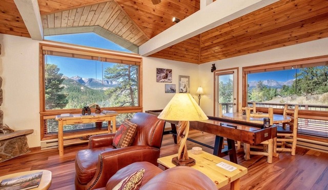 Tranquil Luxury Vacation At Windcliff 3 Bedroom Home by RedAwning