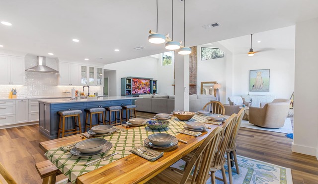 Tranquil Melrose Lake House - Private & Spacious