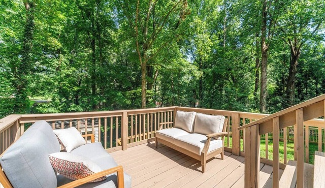 Tranquil Modern 3-BD Retreat in Foodie Paradise!