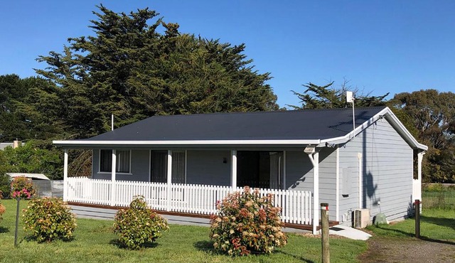 Tranquil, modern self-contained cottage