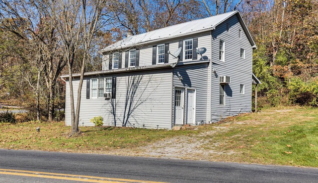 Tranquil Mt Pleasant Mills Retreat on 60-Acre Farm