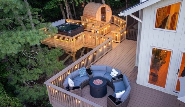 Tranquil Mt retreat | hot tub | sauna | EV charger