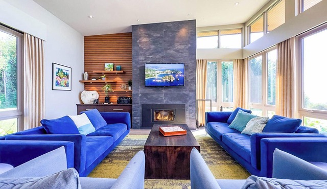 Tranquil Oasis, 3 King beds, Hot tub, Games rooms
