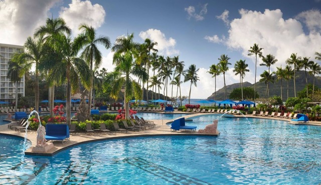 Tranquil Oasis on Kaua'i's Shores! 4 Ocean View Rooms! Pool, Airport Shuttle!