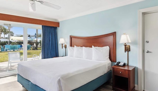 Tranquil Ocean View Suite, with Pool: Ideal for Adventure Seekers & Sunshine