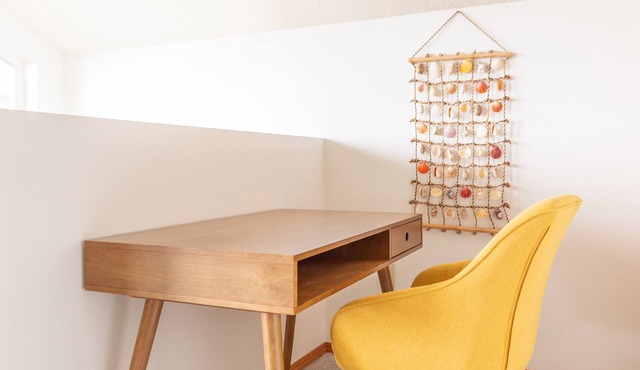 Tranquil ocean view, walk to beach, king suite