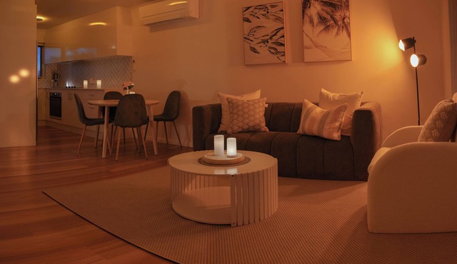 Tranquil Parkside Apartment in Glenelg North