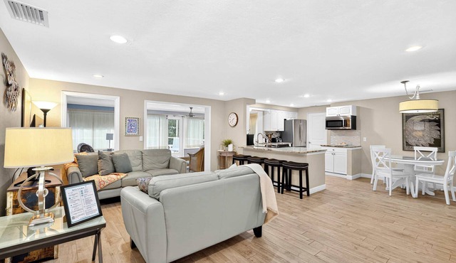 Tranquil Pool Home Near Siesta Key