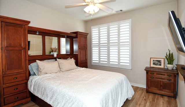 Tranquil Private 1B/1BA in Condo