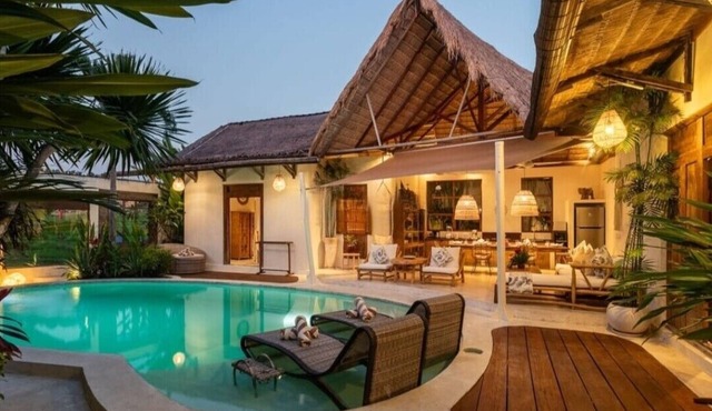 Tranquil Private Pool 3-bedroom villa with WiFi and AC near Canggu Bali