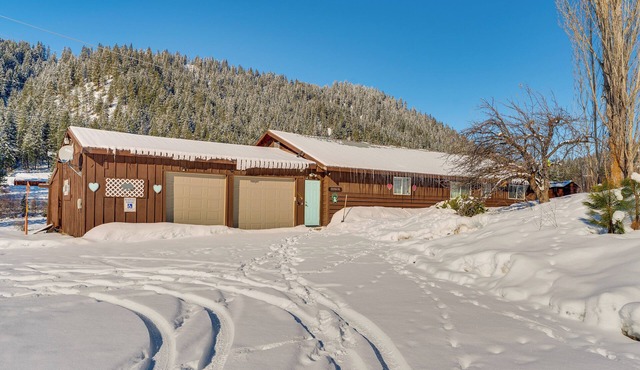 Tranquil Ranch Home on 10 Acres in Leavenworth!