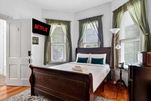 Tranquil Retreat amidst Clifton & Crescent Hill's Vibrant Energy