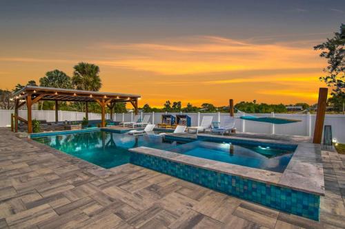 Tranquil Retreat heated pool, spa, & pool table