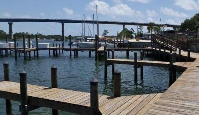 Tranquil Retreat: Walk Out to Banana Bay White Sand Beach on the Intracoastal