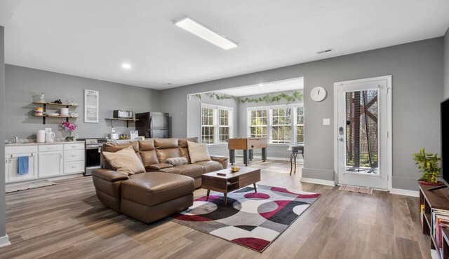 Tranquil Retreat: Woodland Views & Peaceful Vibes!