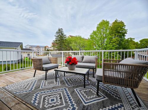 Tranquil Riverside Abode