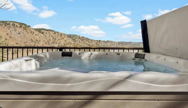 Tranquil Rocky MTN Retreat | Hot Tub | Evergreen