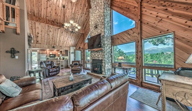 Tranquil Ruidoso Cabin w/Private Hot Tub!
